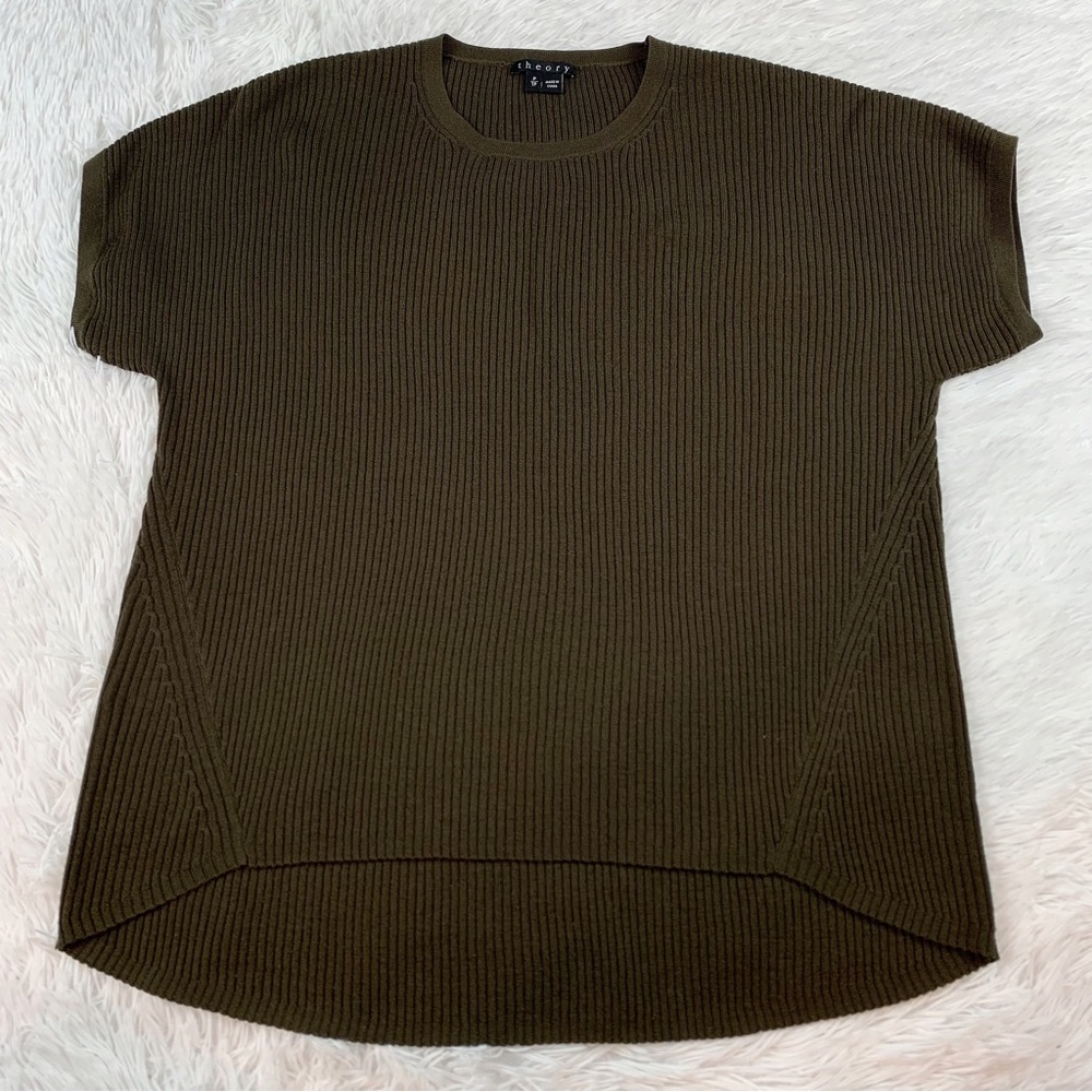 Theory short sleeve crew neck ribbed knit 100% wool sweater in brown